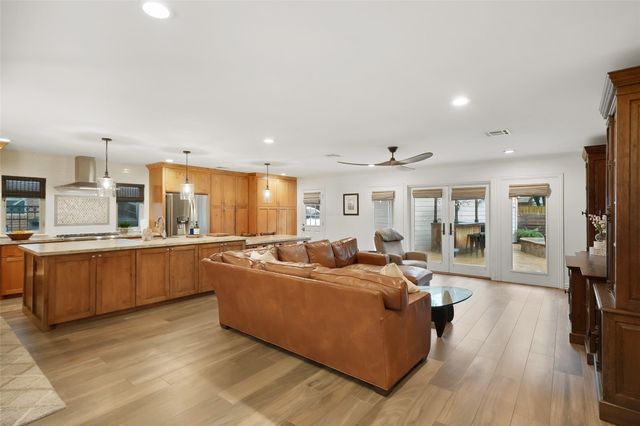 2207 Haverhill Drive, Houston, TX 77008