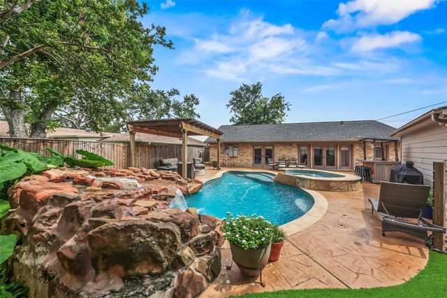 2207 Haverhill Drive, Houston, TX 77008