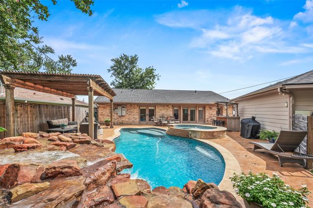 2207 Haverhill Drive, Houston, TX 77008