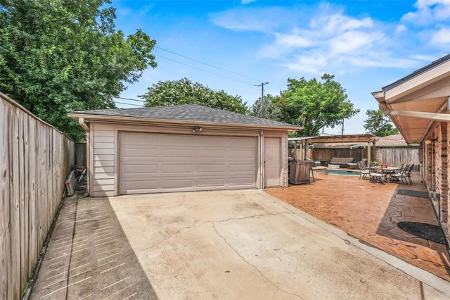2207 Haverhill Drive, Houston, TX 77008