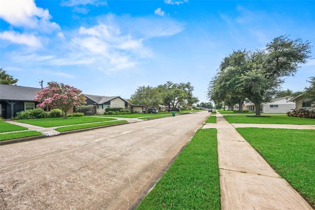 2207 Haverhill Drive, Houston, TX 77008