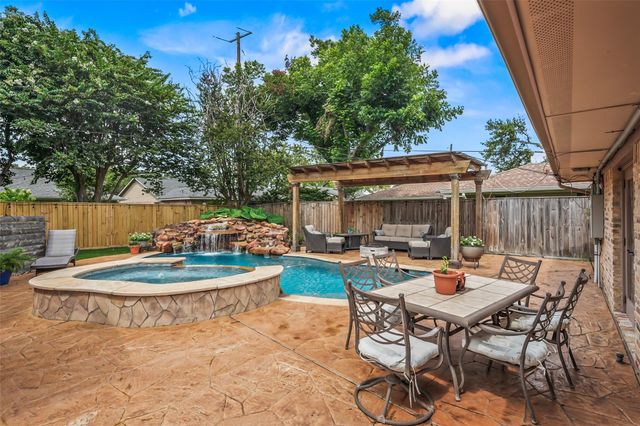 2207 Haverhill Drive, Houston, TX 77008
