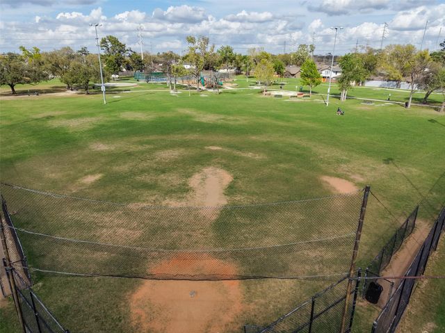 2207 Haverhill Drive, Houston, TX 77008
