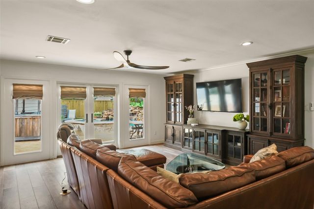 2207 Haverhill Drive, Houston, TX 77008