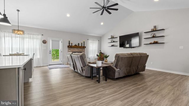 8638 REGAL DR, Mercersburg, PA 17236