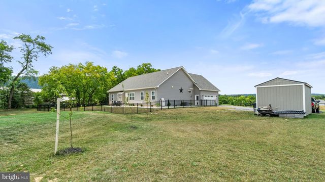 8638 REGAL DR, Mercersburg, PA 17236