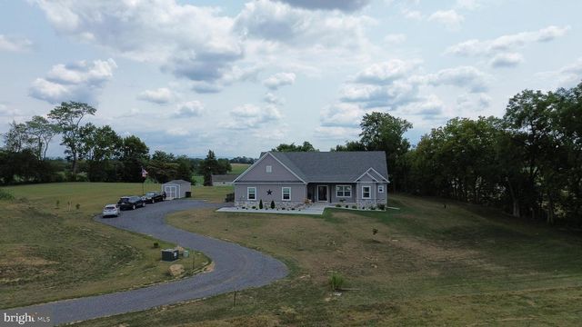 8638 REGAL DR, Mercersburg, PA 17236
