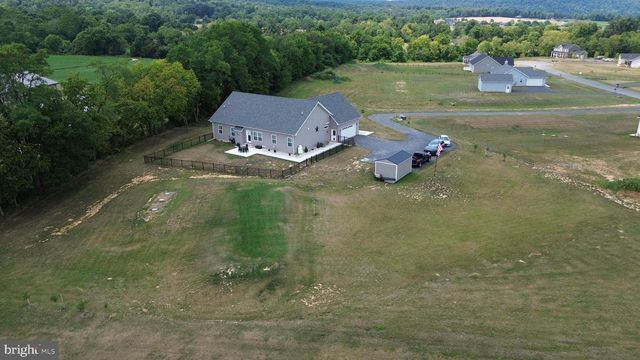 8638 REGAL DR, Mercersburg, PA 17236