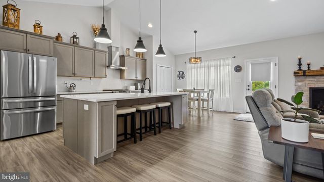 8638 REGAL DR, Mercersburg, PA 17236