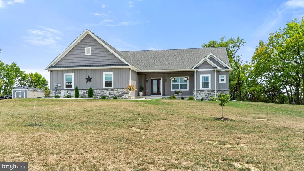 8638 REGAL DR, Mercersburg, PA 17236