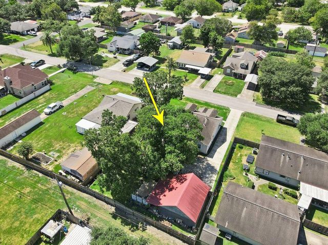 507 S 2nd Street, La Porte, TX 77571