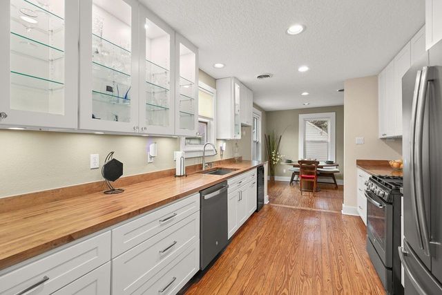 507 S 2nd Street, La Porte, TX 77571