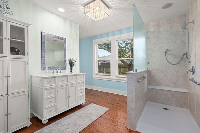 507 S 2nd Street, La Porte, TX 77571