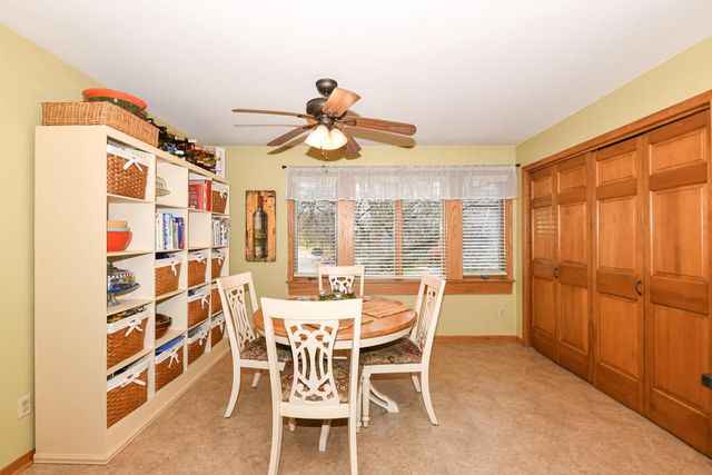 300 King William COURT S, Waukesha, WI 53186