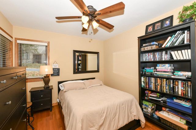 300 King William COURT S, Waukesha, WI 53186