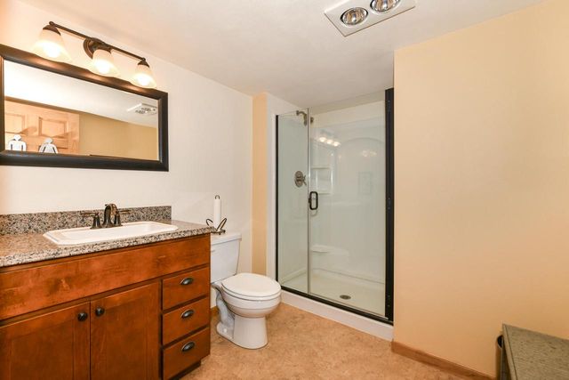 300 King William COURT S, Waukesha, WI 53186