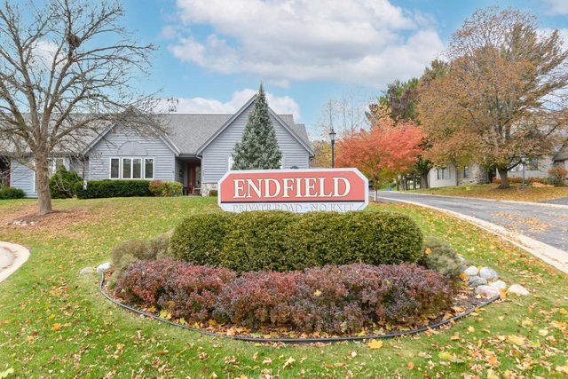 300 King William COURT S, Waukesha, WI 53186