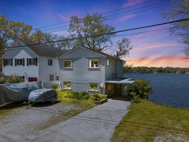 6590 Academy Drive, Brighton, MI 48116