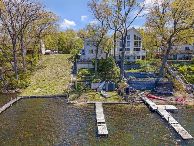 6590 Academy Drive, Brighton, MI 48116
