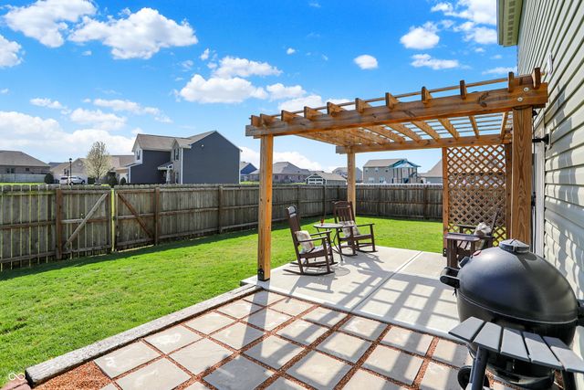 109 N Raymond Avenue, Trafalgar, IN 46181