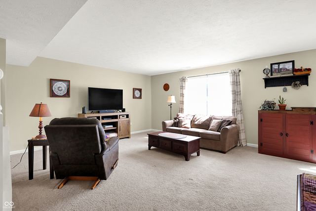 109 N Raymond Avenue, Trafalgar, IN 46181