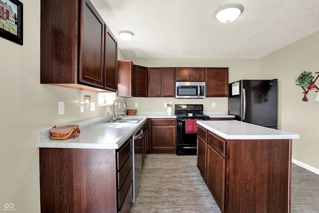 109 N Raymond Avenue, Trafalgar, IN 46181