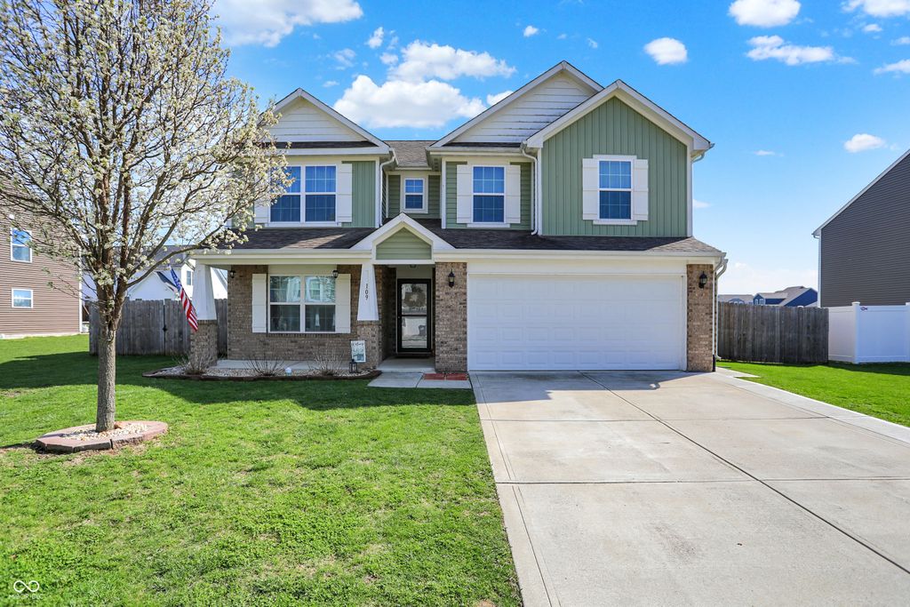 109 N Raymond Avenue, Trafalgar, IN 46181