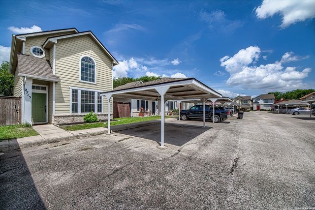 2715 CROWN HOLW, San Antonio, TX 78251