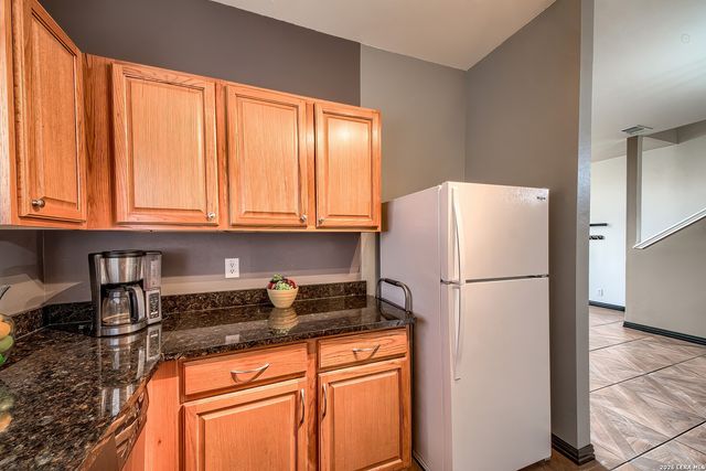 2715 CROWN HOLW, San Antonio, TX 78251