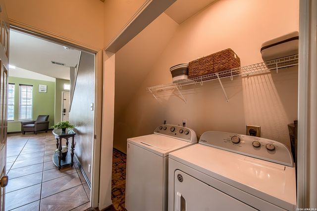 2715 CROWN HOLW, San Antonio, TX 78251