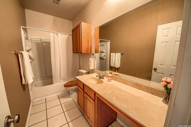 2715 CROWN HOLW, San Antonio, TX 78251