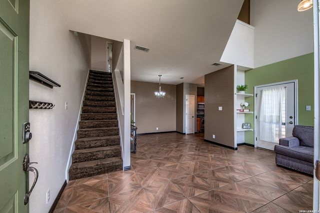2715 CROWN HOLW, San Antonio, TX 78251