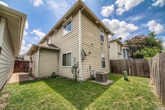 2715 CROWN HOLW, San Antonio, TX 78251