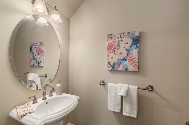 22 Myrtle St, Watertown, MA 02472