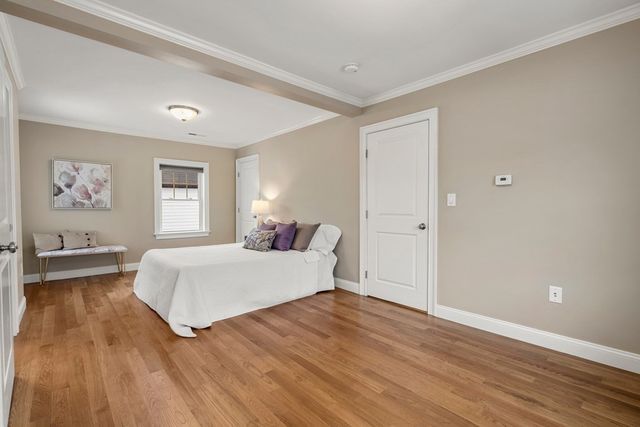22 Myrtle St, Watertown, MA 02472