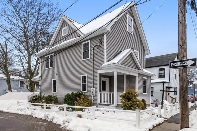22 Myrtle St, Watertown, MA 02472