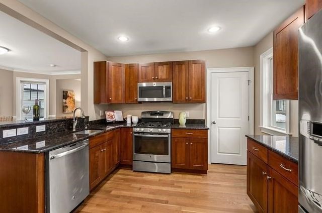 22 Myrtle St, Watertown, MA 02472