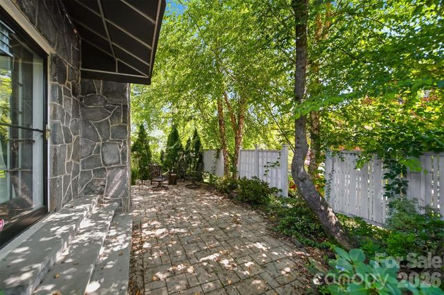 104 Jefferson Street, Morganton, NC 28655