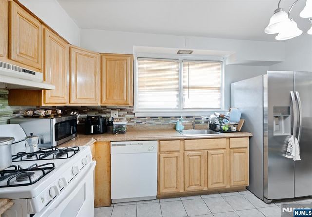 555 61st Street, West New York, NJ 07093