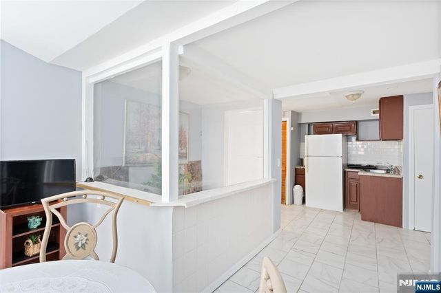 555 61st Street, West New York, NJ 07093