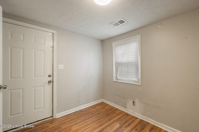 1912 W Market St, Louisville, KY 40203