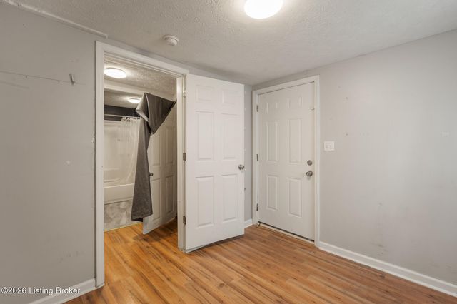 1912 W Market St, Louisville, KY 40203