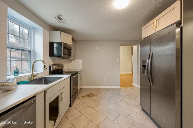 1912 W Market St, Louisville, KY 40203