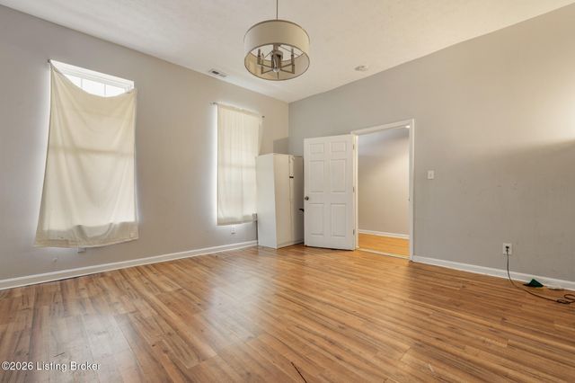 1912 W Market St, Louisville, KY 40203