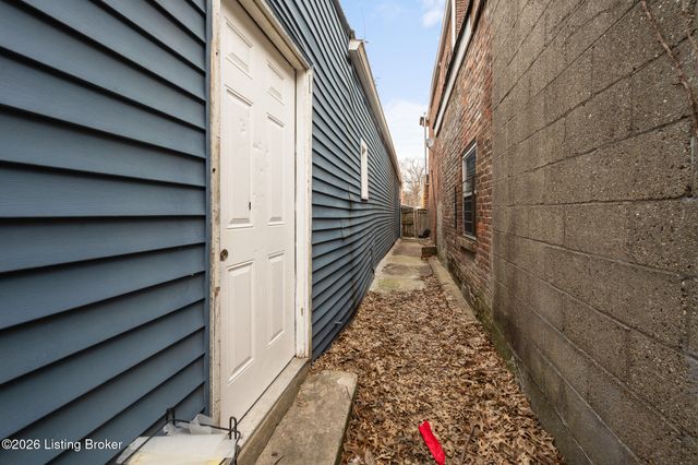 1912 W Market St, Louisville, KY 40203