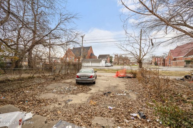 1912 W Market St, Louisville, KY 40203