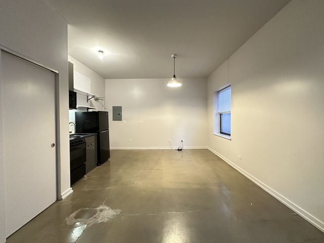 1136 W Wilson Avenue 202, Chicago, IL 60640