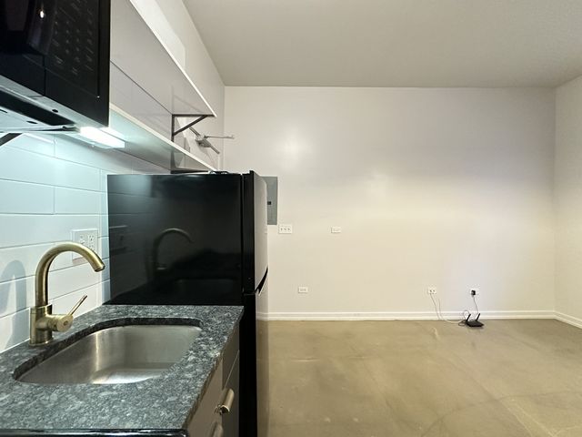 1136 W Wilson Avenue 202, Chicago, IL 60640