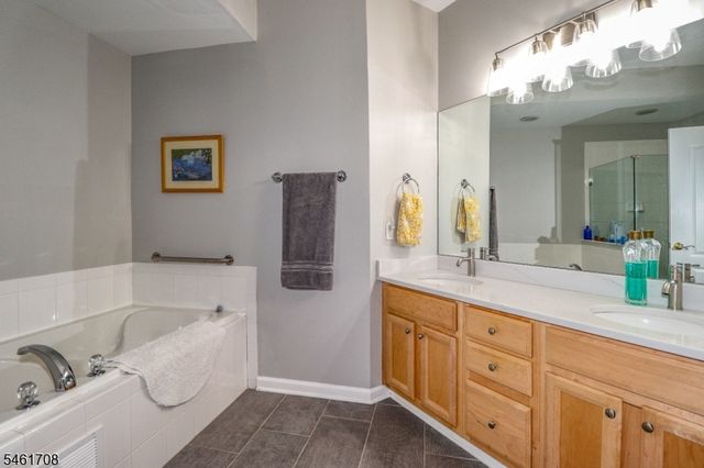2101 Avery Ct 2101, Franklin Twp., NJ 08873