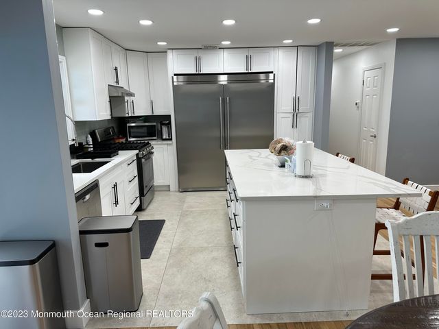 455 Redmond Avenue, Oakhurst, NJ 07755